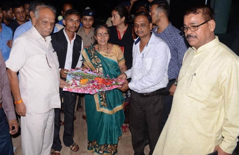 Narendra modi birthday his wife Jashodaben pray for him to win in 2019 election 