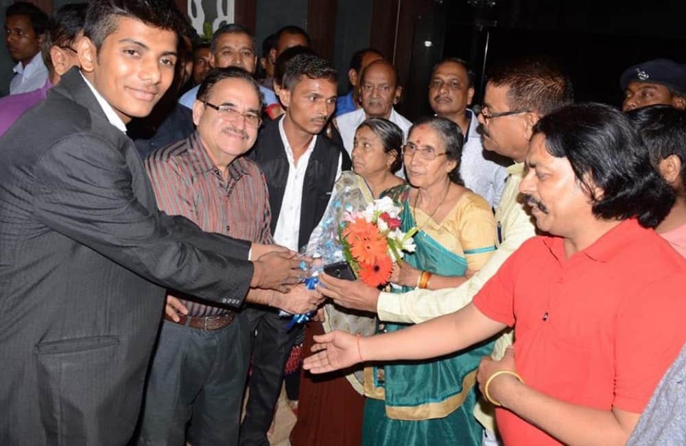Narendra modi birthday his wife Jashodaben pray for him to win in 2019 election 