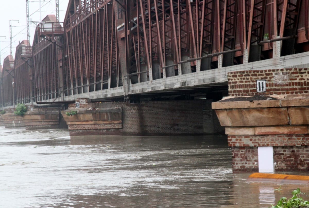 Haryana has released 16,000 cusecs of water at Hathini Kund amid deepening water crisis in Delhi