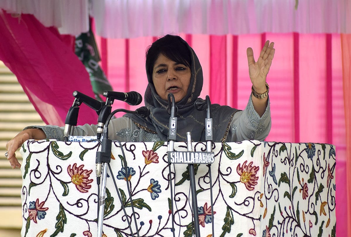 Mehbooba Mufti's political power is getting weaker in PDP