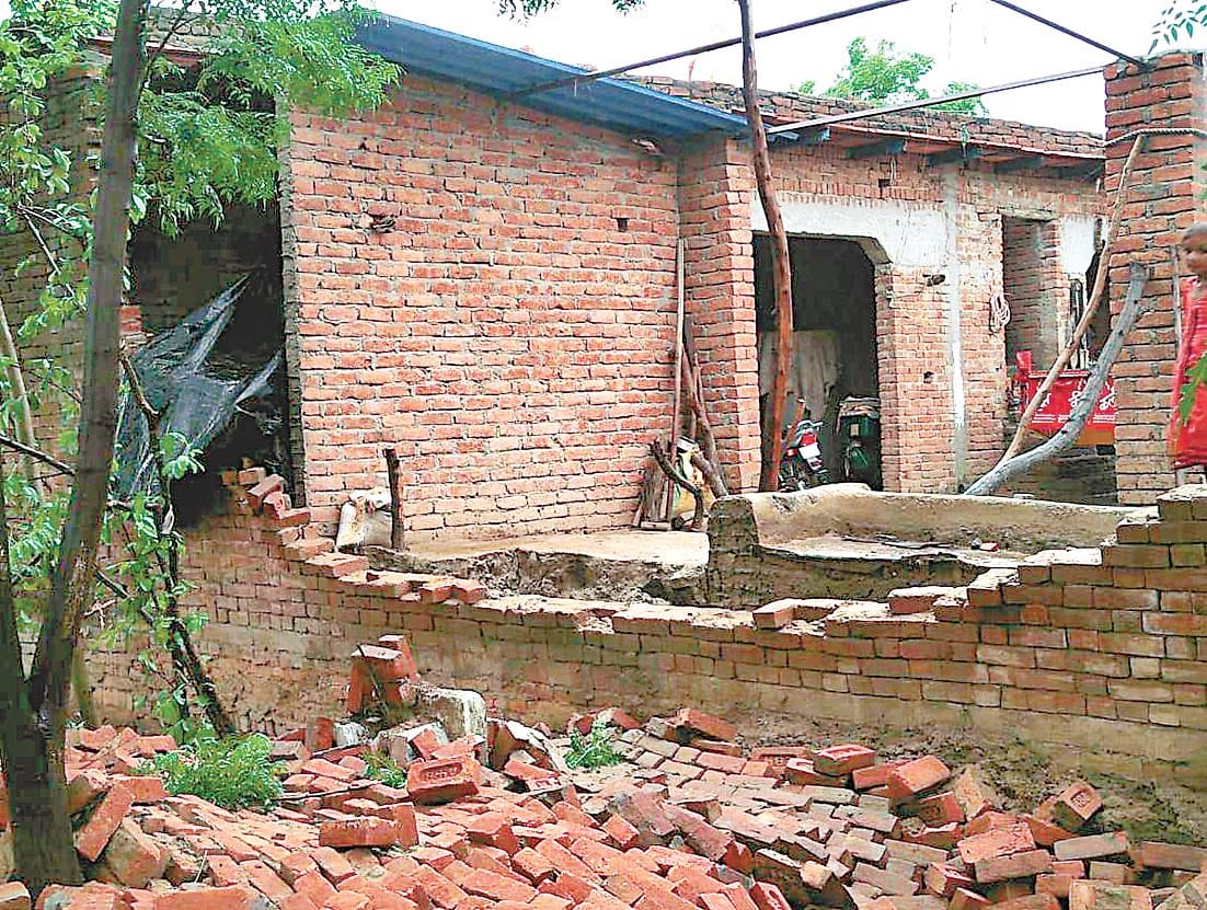 fall roof of school and house wall in five days in amroha due to high rain