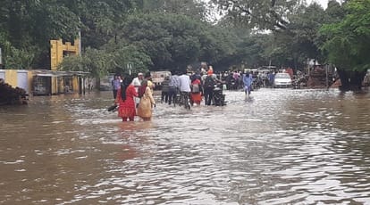 Flood situation in many cities of western UP, and PAC soldiers saved 24 people