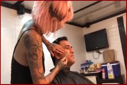 Celebrity hairstylist sapna bhavnani uses ustra on ms dhoni