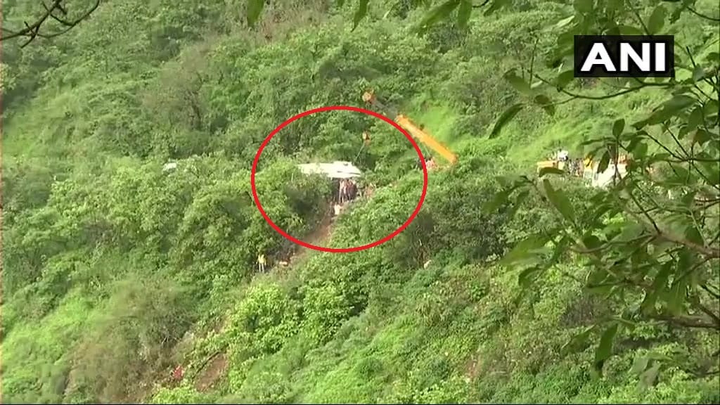 Maharashtra bus accident survivor told about incident whatsapp group 