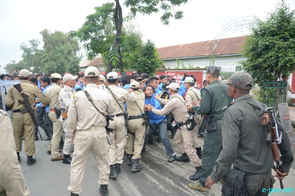 In Manipur crowd attacked police, 10 injured including SP