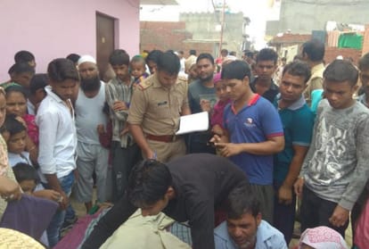 Boy died after a electric shot by E-rickshaw was being charged in the a madrasa