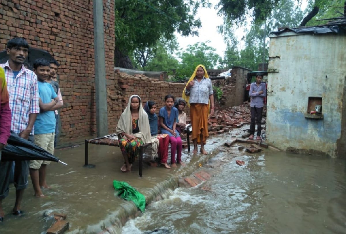 Muzaffarnagar: Yamunaover danger lavel, see in photos how people in trouble with heavy rainfall