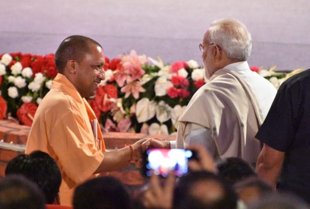 Yogi meets to industrialists for investment in UP.
