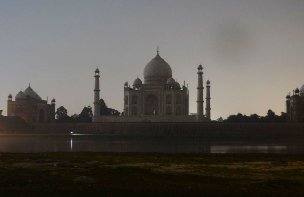 UP Agra News in Hindi: Taj Mahal Night View Point mehtab bagh