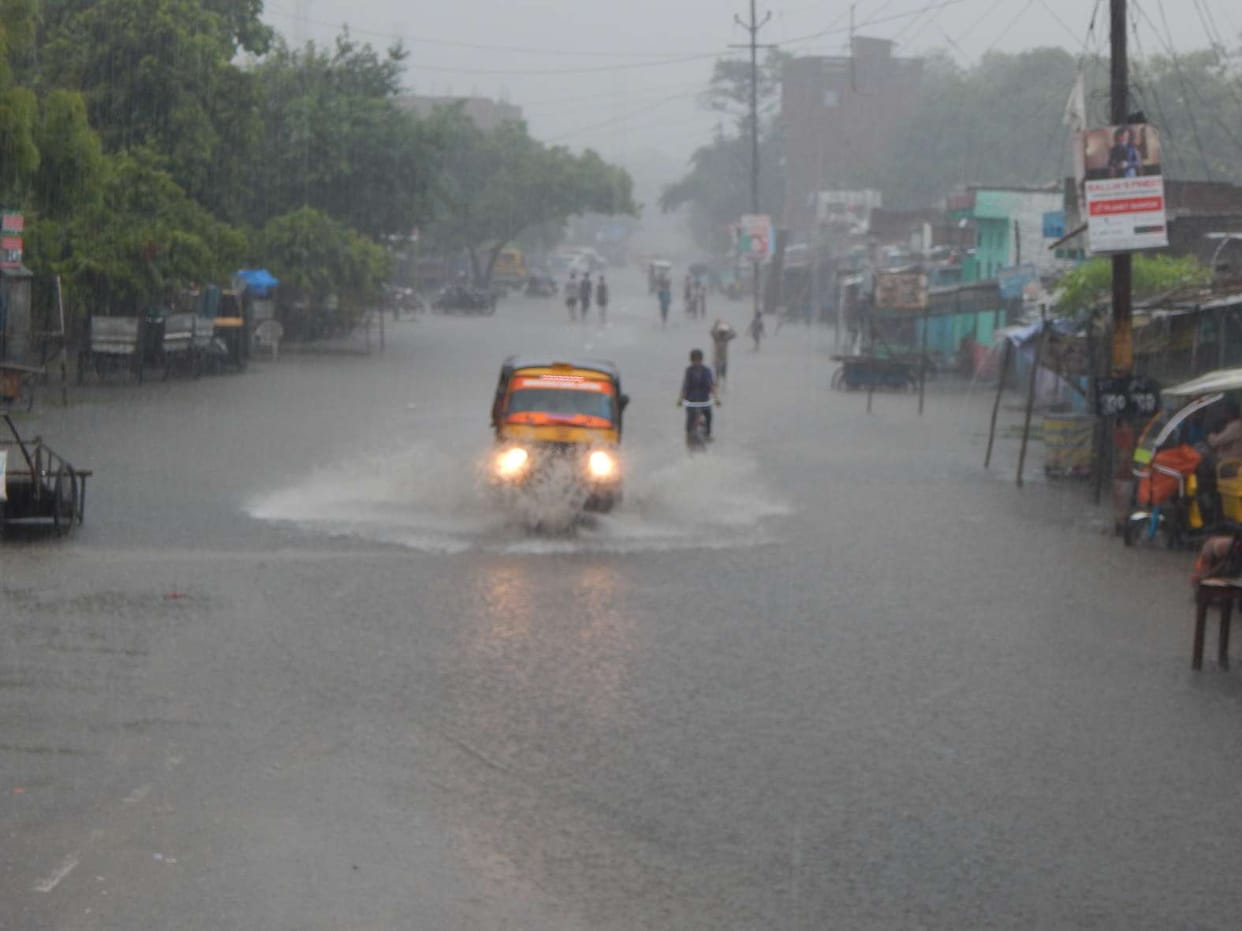 Rain in purvanchal rivers water level gone high