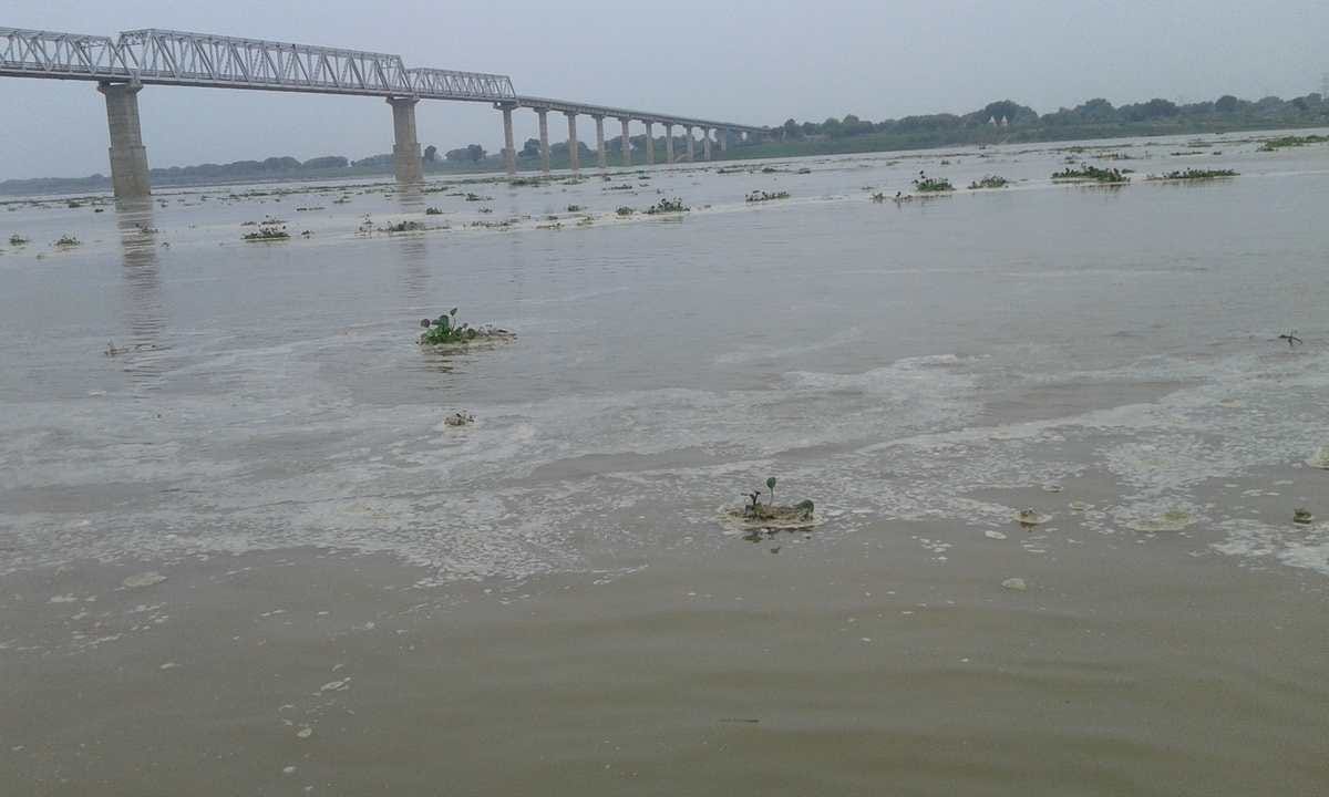 Rain in purvanchal rivers water level gone high