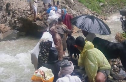 SDRF and police rescue in uttarkashi