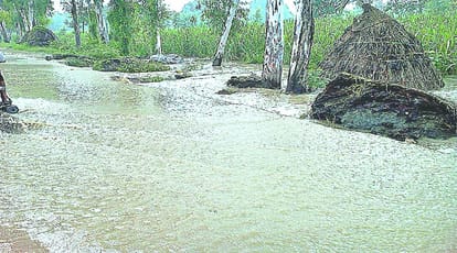 Flood situation in many cities of western UP, and PAC soldiers saved 24 people