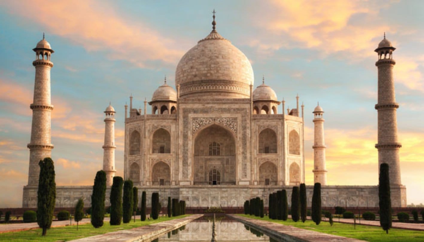 openly burning garbage around the Taj Mahal in agra