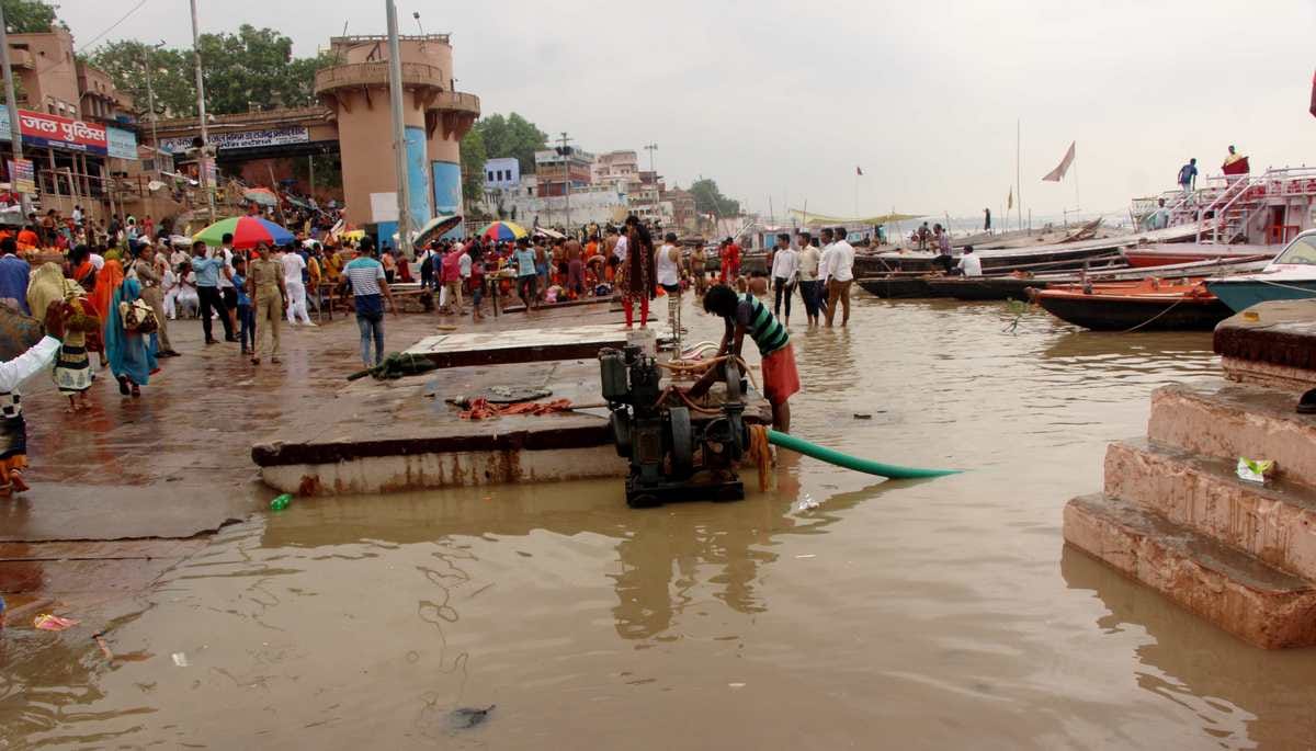 ganga water level gone high flood chances in down area
