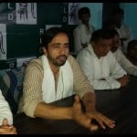 प्रेसवार्ता करते जयंत चौधरी।