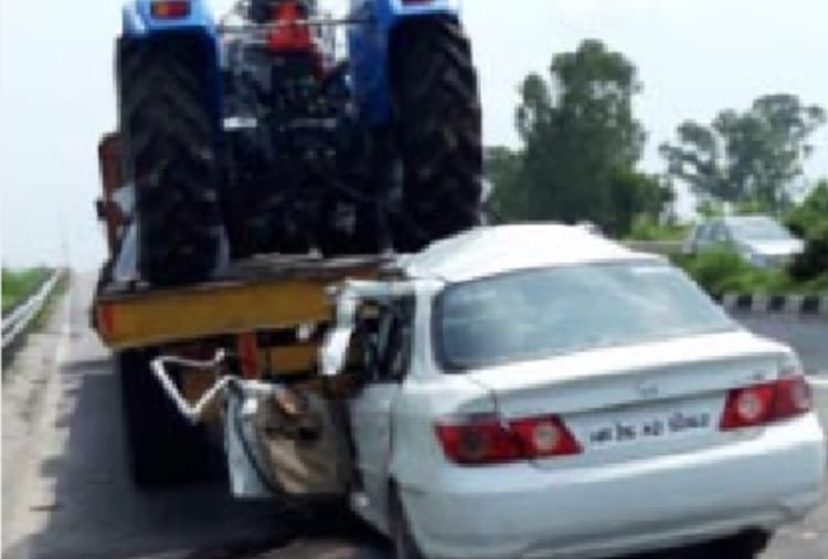 accident between car and trala, Four people of the same family die