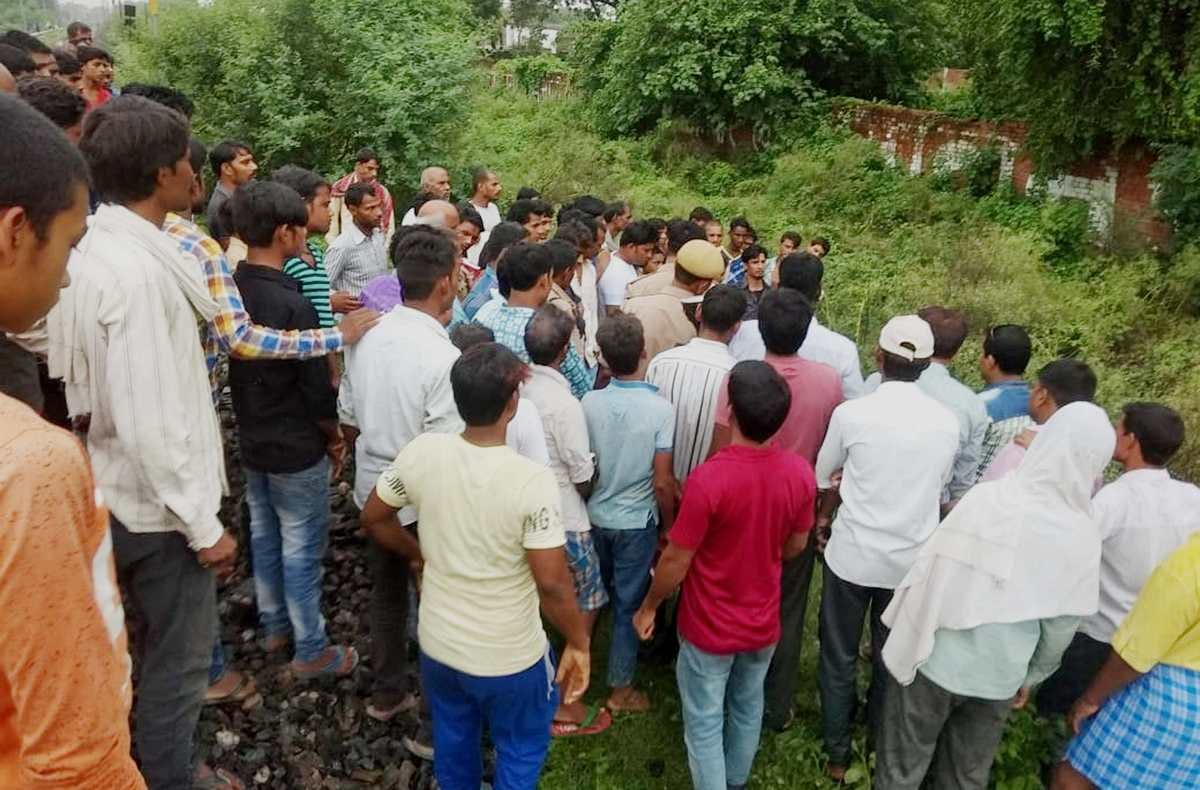 Man burn class tenth girl with Kerosene oil at bhadohi