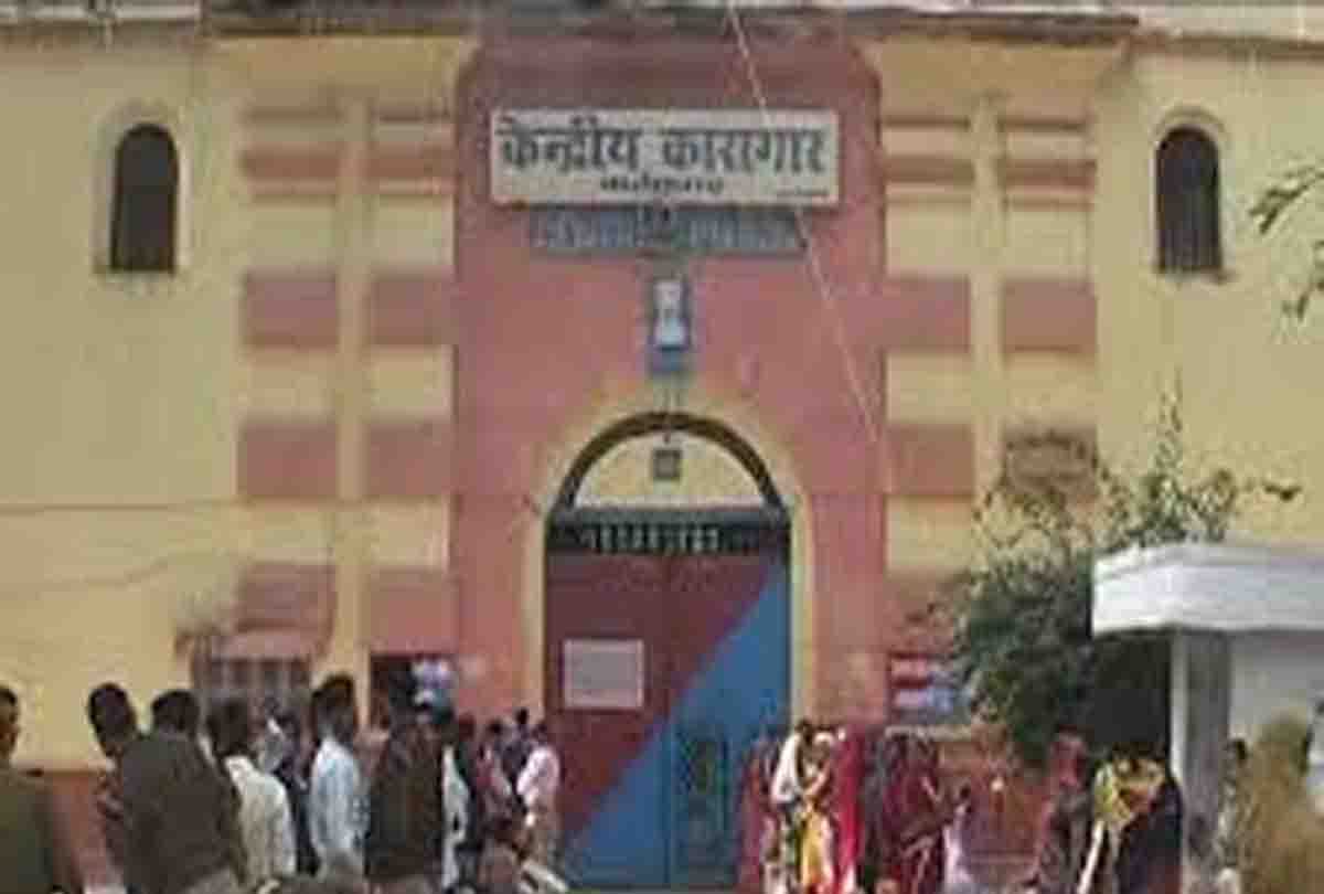 Farrukhabad: Family members create ruckus over death of Central Jail prisoner
