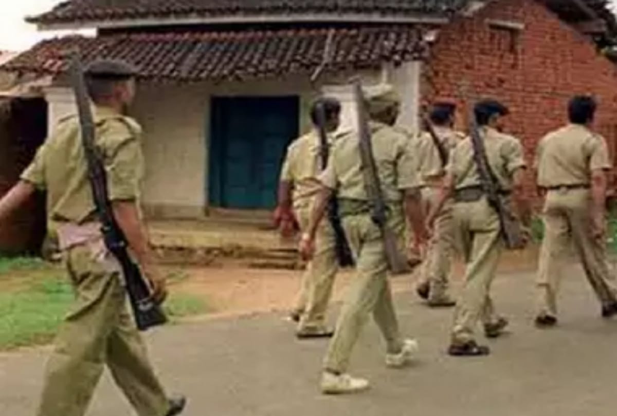 Jharkhand Woman body draped in new saree found in Giridih forest