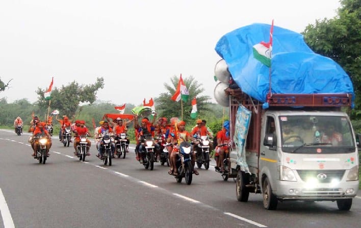 Kanwariyas throng at shivalayas