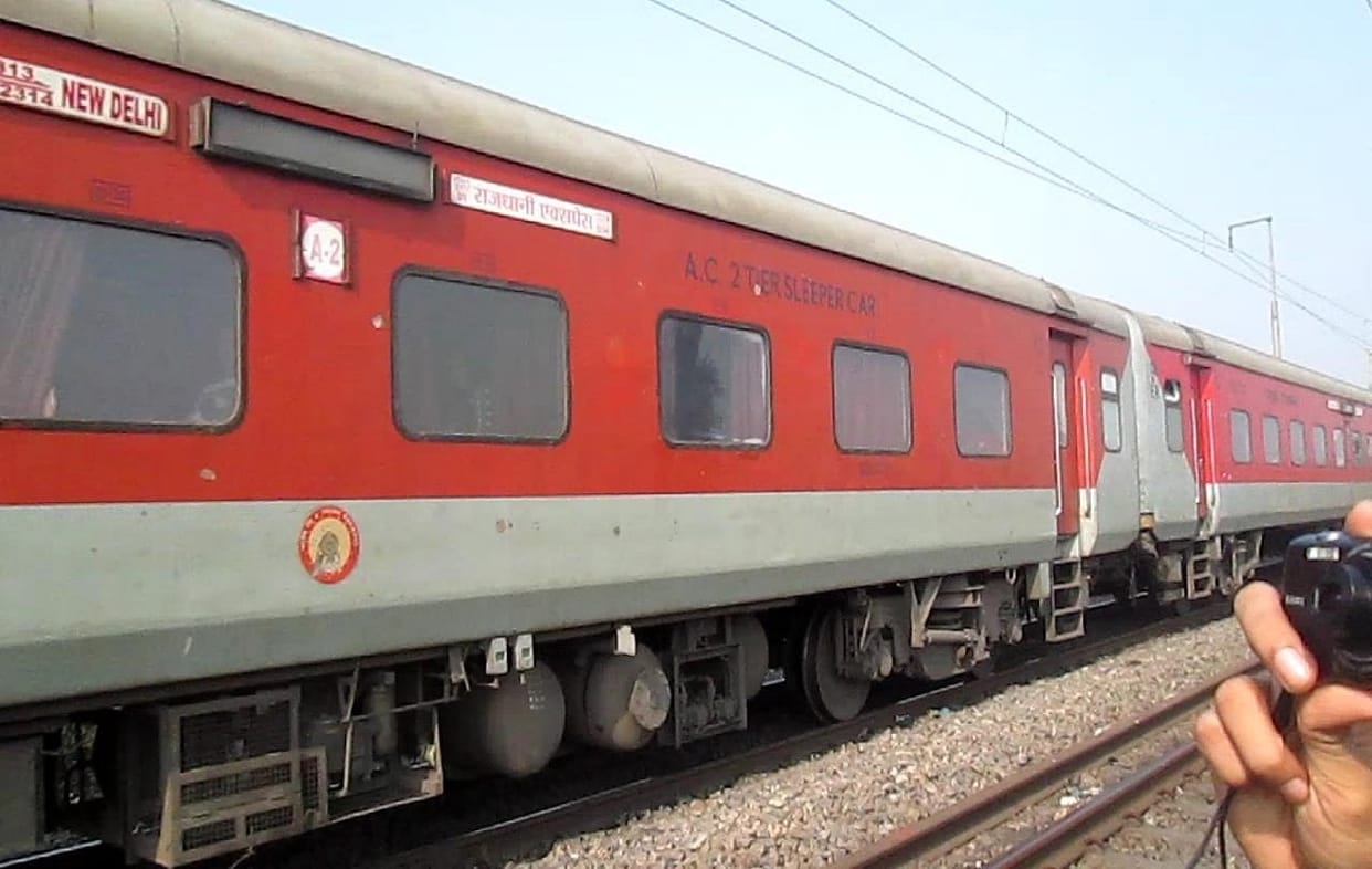 A Rajdhani Train reached Ranchi with just one girl passenger know the reason why railway took this decision