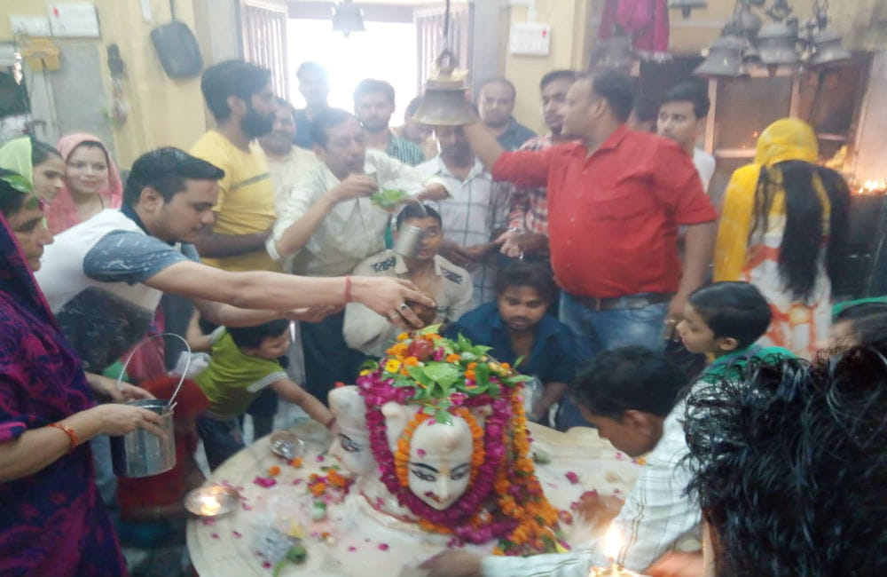 Sawan ka Somvar devotees gathered at Shiv Mandir in Braj