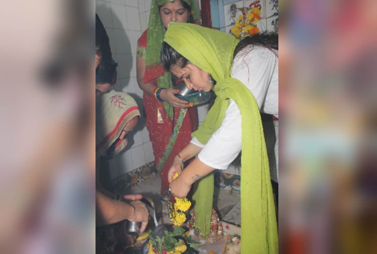 see in pictures lord shiva devotees offer prayers in temples on first monday of sawan