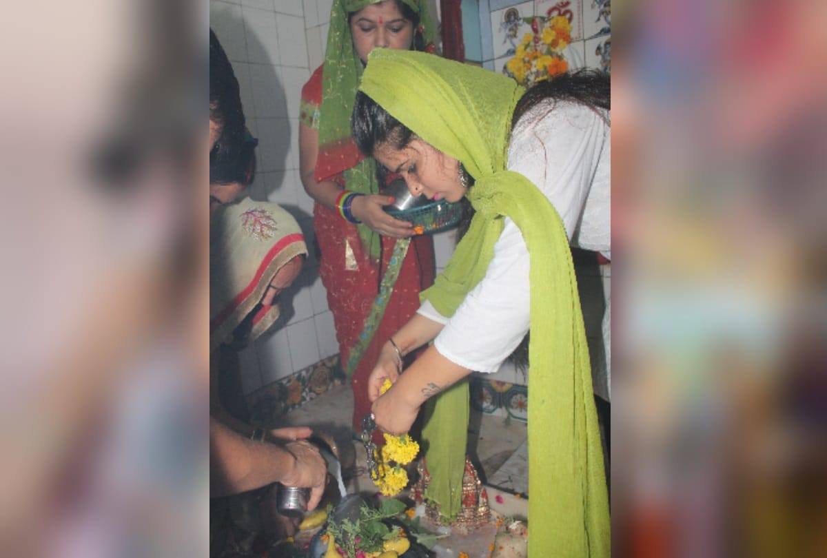 see in pictures lord shiva devotees offer prayers in temples on first monday of sawan