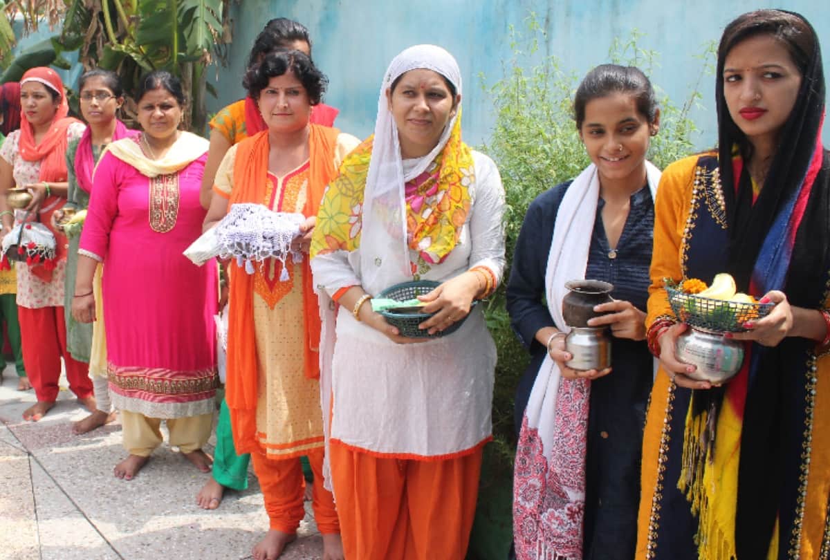see in pictures lord shiva devotees offer prayers in temples on first monday of sawan