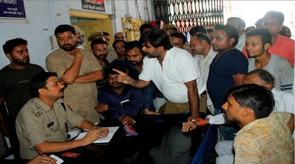 Meerut: Bloody conflicts in two sides, communal tension, police force deployed