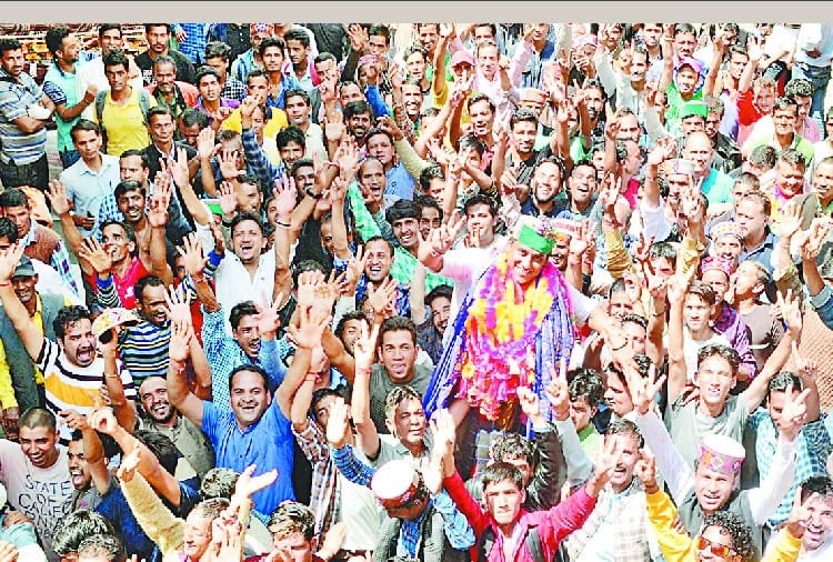 खाड़ागाड़ वार्ड के उप चुनाव में कांग्रेस समर्थित प्रत्याशी दुष्यंत ठाकुर जीते