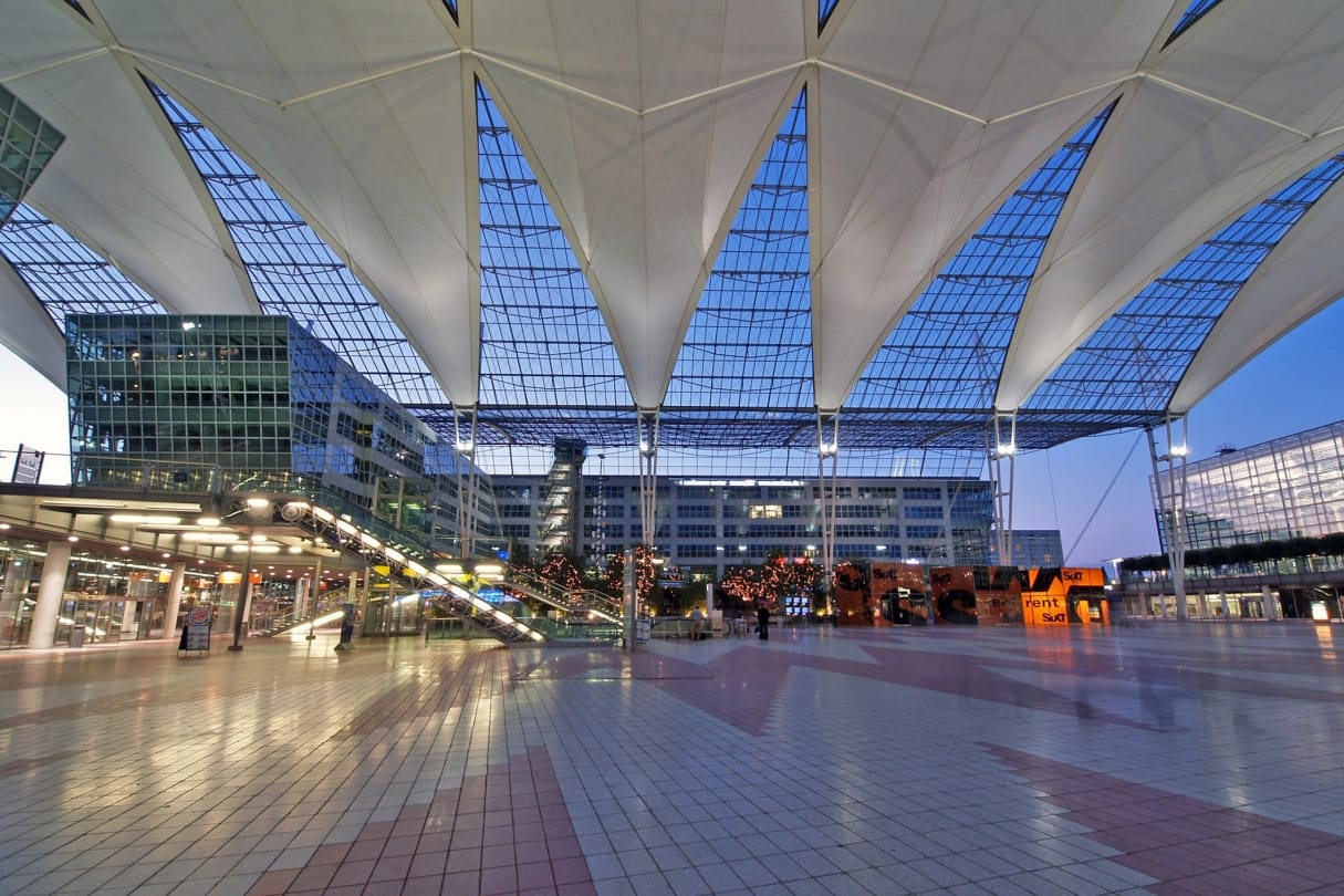 Know about the world's luxurious Ariports
