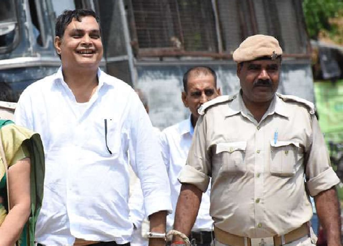 Who is Brajesh Thakur, Whose shelter house has raped with 29 girls?