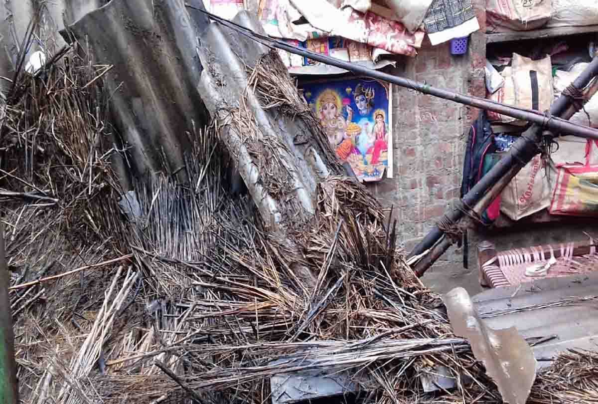 Eight people injured in Hardoi due to rain