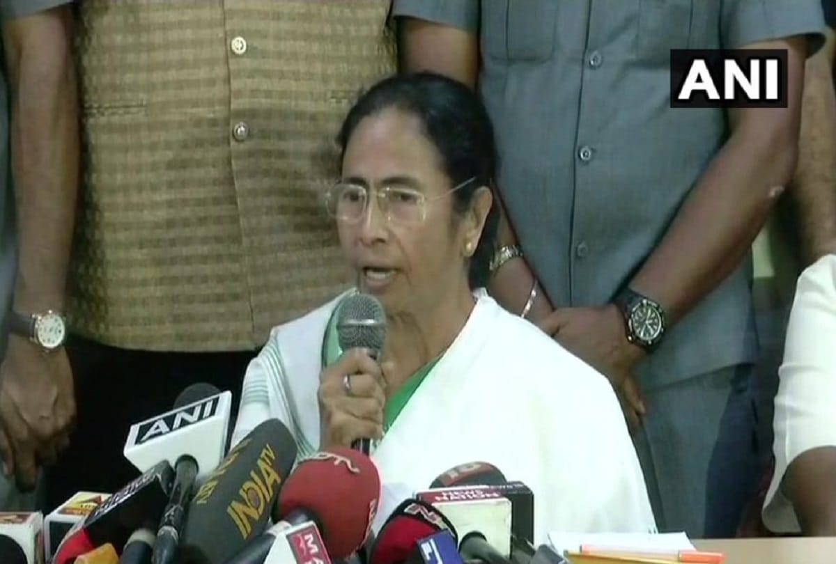 West Bengal Chief Minister Mamata Banerjee to meet Home Minister Rajnath Singh later today