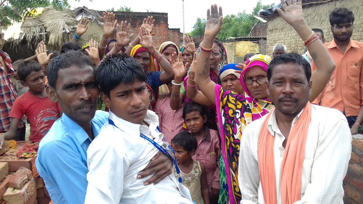 Hightension line broken and fall on school two students injured