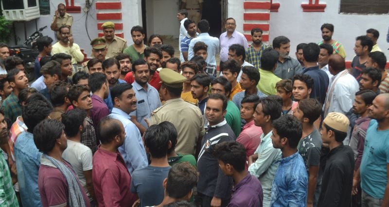 धार्मिक ठेस पहुंचाने वाली पोस्ट देख भड़के समुदाय विशेष के लोग