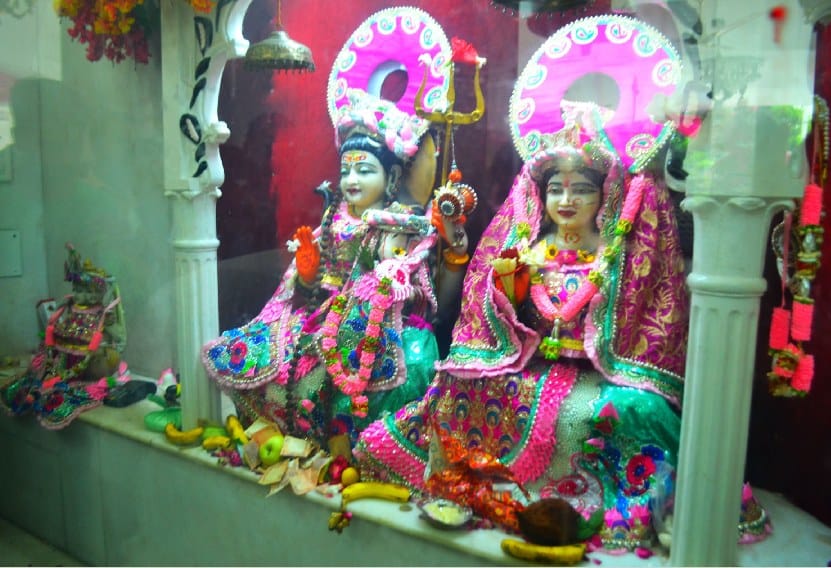 शिवालयों में गूंजे महादेव के जयकारे, जलाभिषेक