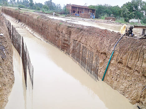 Many villages in Kanchausi are surrounded by water