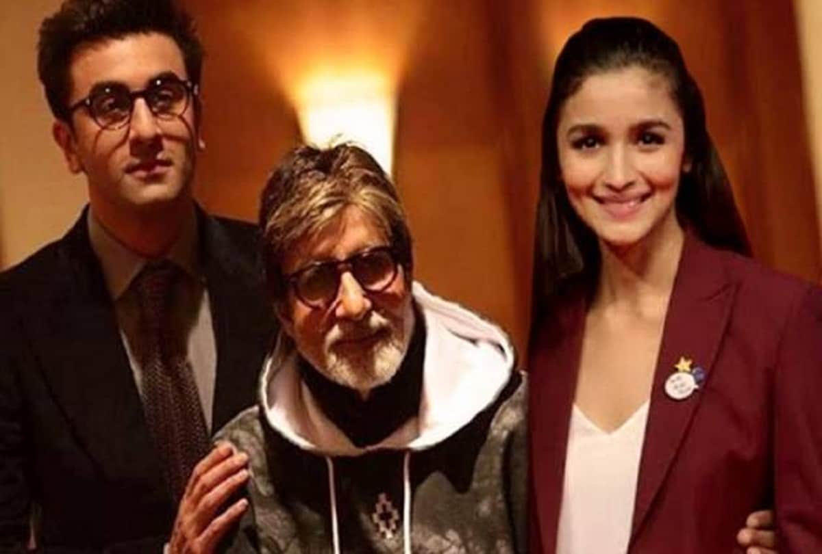 Brahmastra Director Ayan Mukerji Shares Photo With Alia And team People Questioned Where Is Ranbir