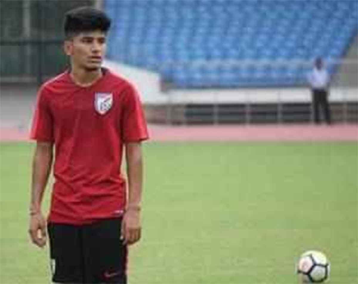 aniruddh thapa says gurpreet sandhu helps him to become footballer
