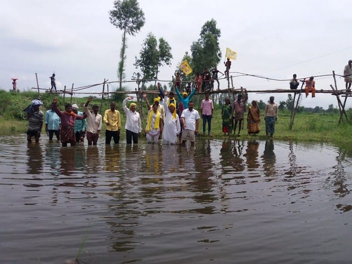 demanstration in water for bridge