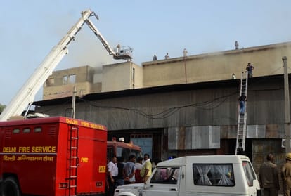 fire catches in cold storage near britannia chowk 30 fire tenders at spot