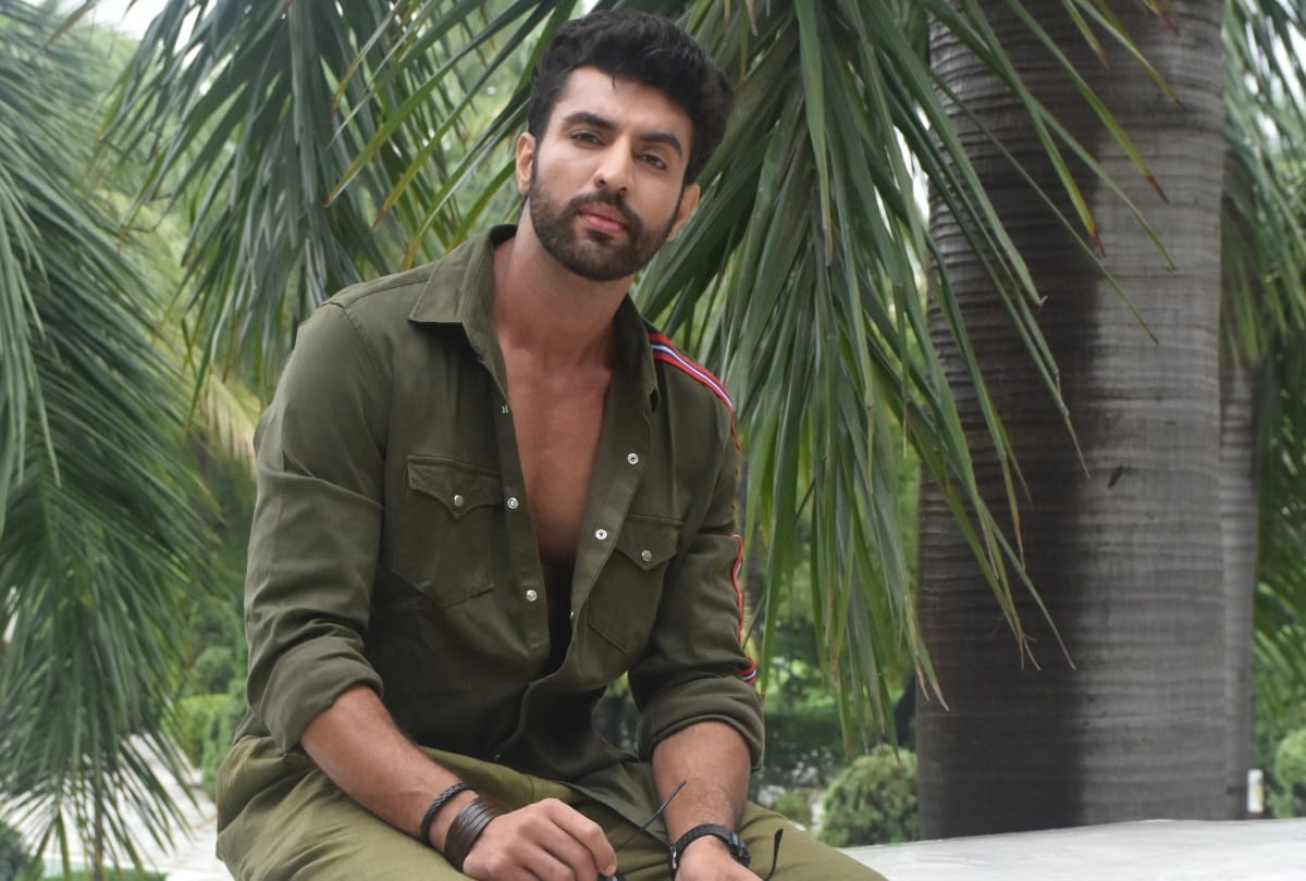 artist jb singh reached lucknow for promotion of tv show