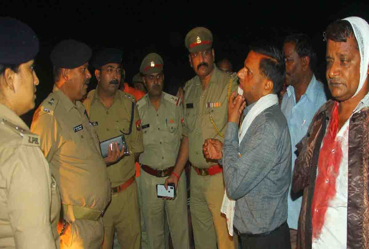 Loot from cashier in Kanpur