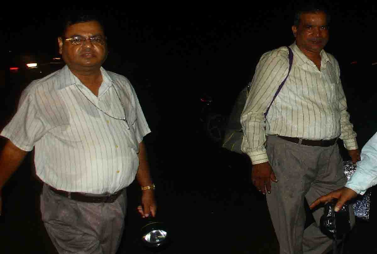 Loot from cashier in Kanpur