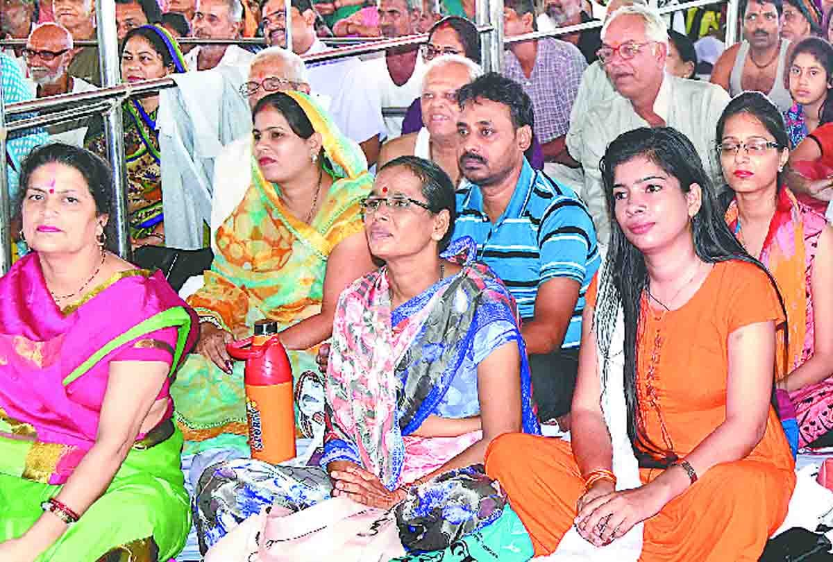 Mourari Bapu gave a big message to womens
