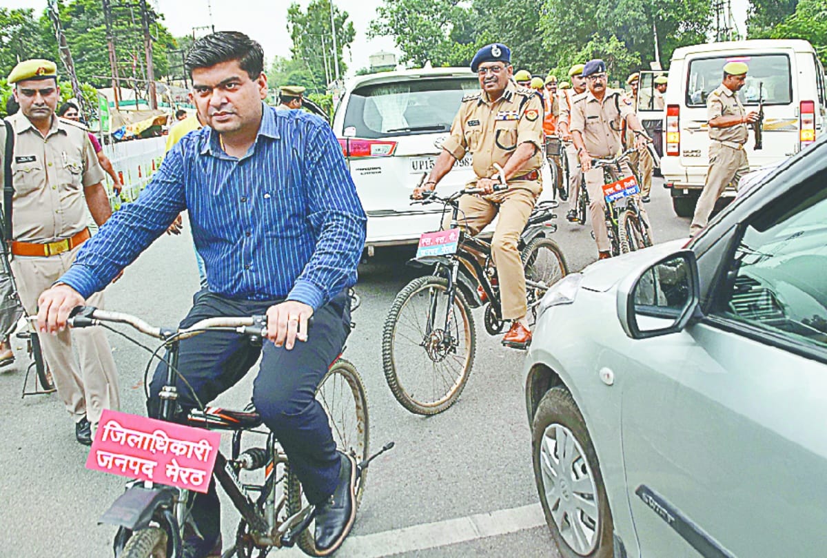 कांवड़ यात्रा में उतरी साइकिल पुलिस
