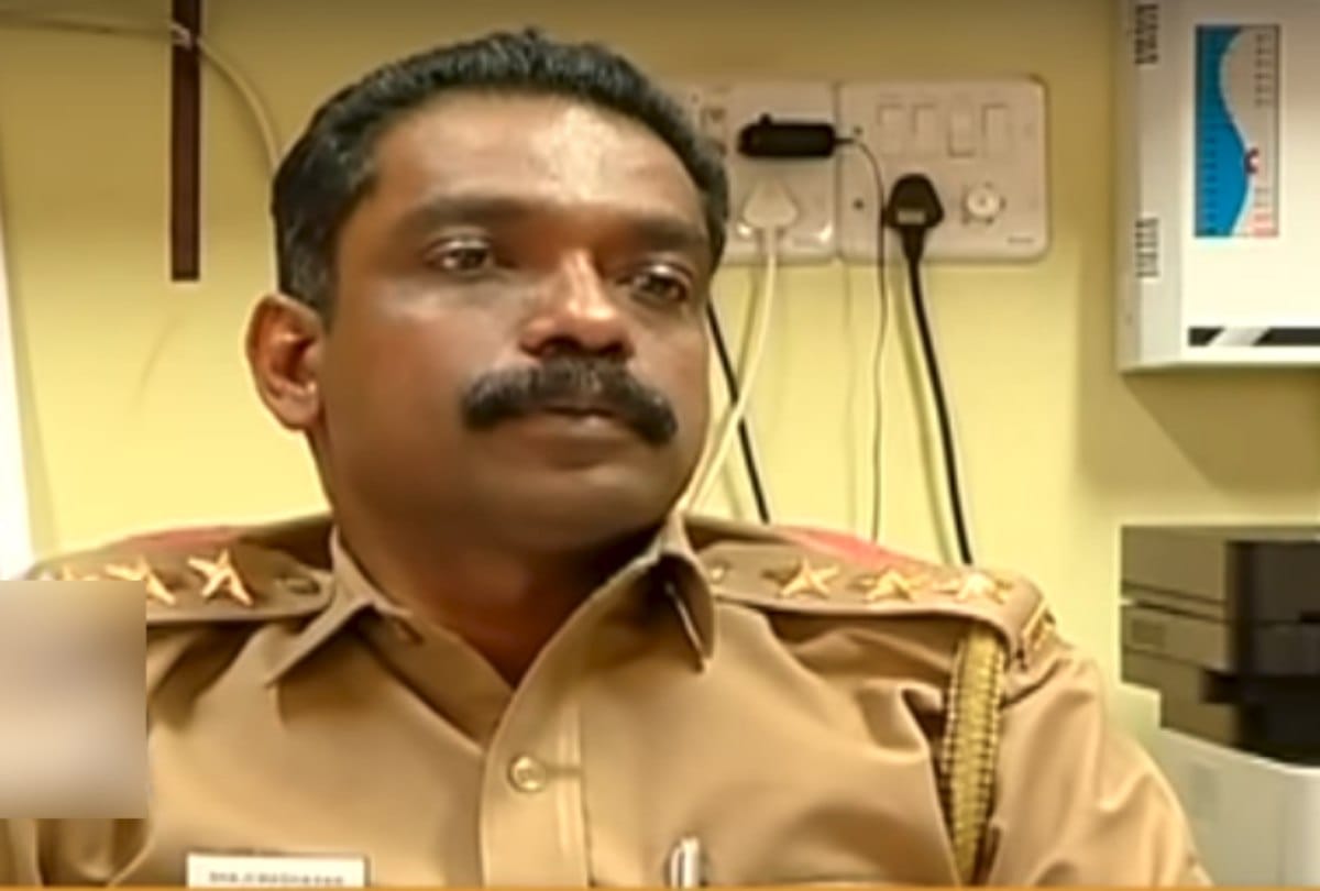 video being viral of a four year old girl who rides scooty with parents